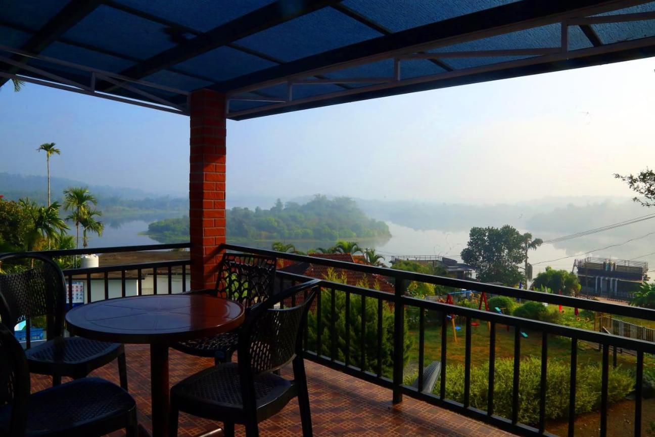 Hotel Karapuzha Water Scapes à Wayanad Extérieur photo